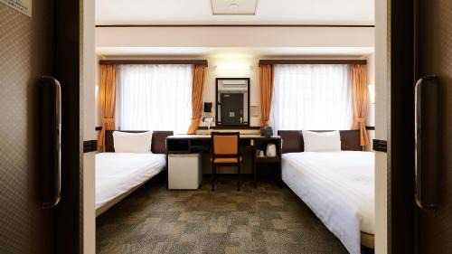 Accessible Twin Room - Non-Smoking