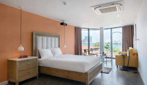 King Room with Lake View