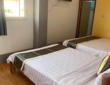 Quadruple Room with Private Bathroom