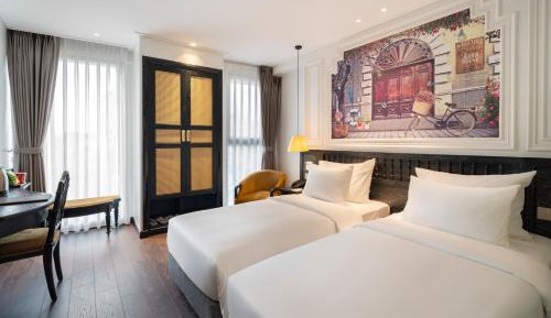 Twin Room with City View