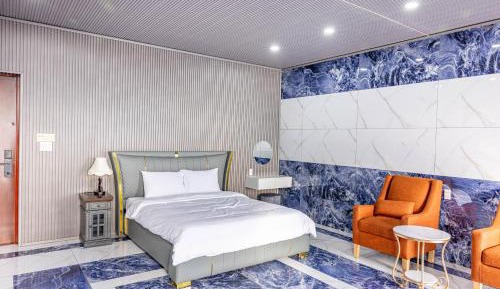 Deluxe Queen Room
