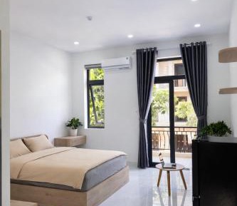 One-Bedroom Loft Apartment with Balcony