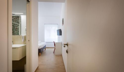 Deluxe Double Room with Shower