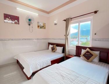 Triple Room with City View
