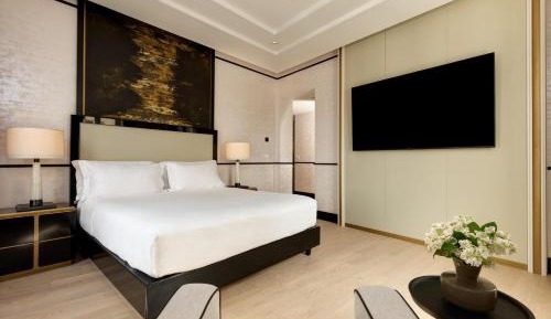 Suite with City View