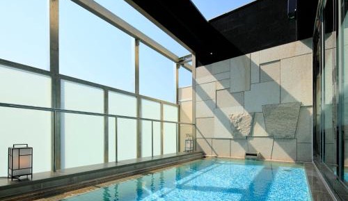 Corner Twin Room - Non-Smoking