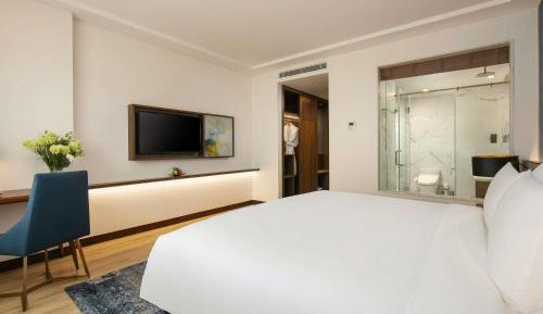 Deluxe King Room - Free Chocolate Hour 16:00 to 17:00