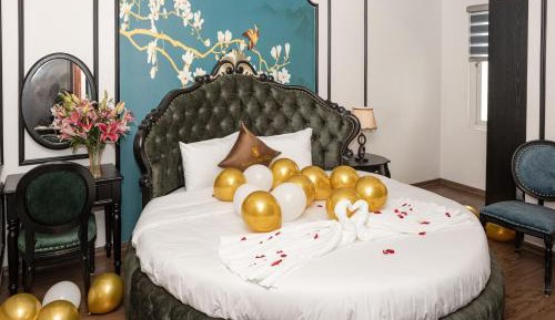 Deluxe Queen Room