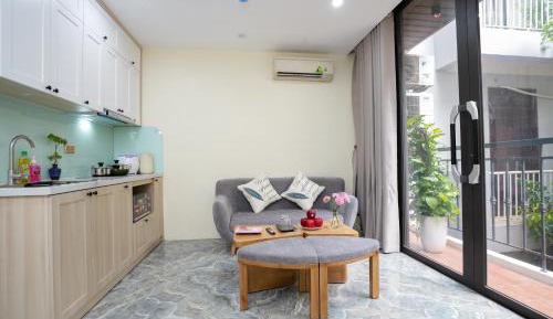 One-Bedroom Apartment with Balcony