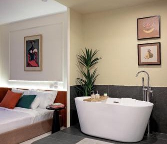 Classic One-Bedroom Apartment with King Bed