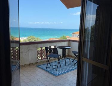 Three-Bedroom Deluxe Apartment