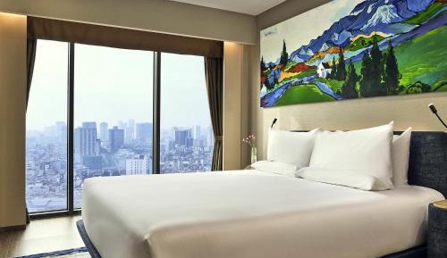 Executive King Apartment with City View