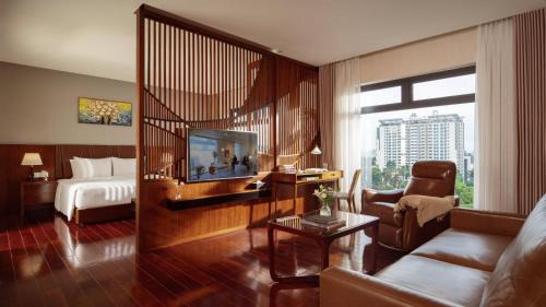 Orchids Suite with City View