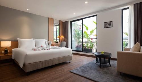 Junior Suite with Balcony