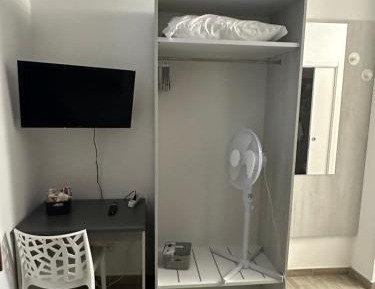 Single Room with Private Bathroom