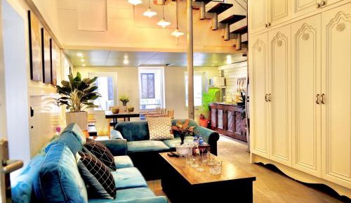 Three-Bedroom Apartment with Balcony