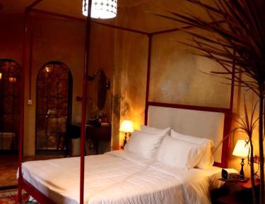  Deluxe Suite with Balcony & Bathtub
