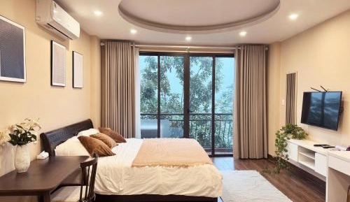 One-Bedroom Apartment with Balcony