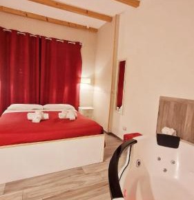 Double Room with Spa Bath