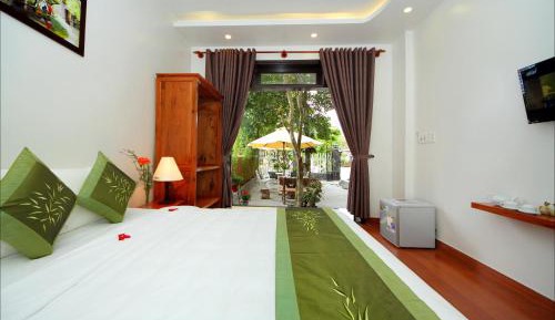 Deluxe Double Room with Garden View