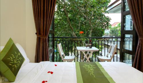 Deluxe Family Room with Garden View
