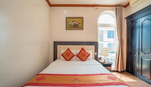 Standard Queen Room