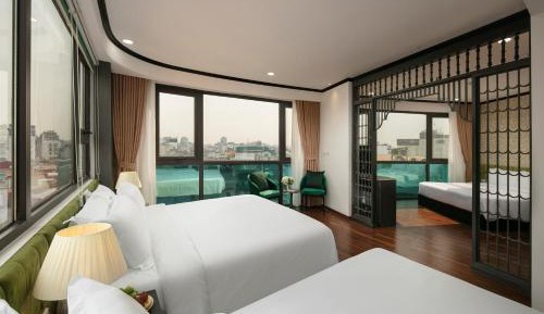 Deluxe Family Suite