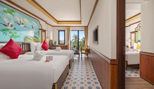 Premium Family Connecting Room, Balcony with Riverside View