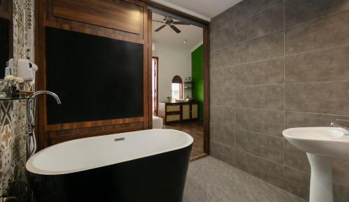 Deluxe Double Room with City View