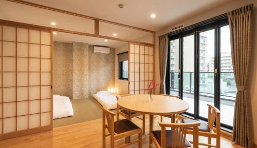 Two-Bedroom Deluxe Apartment with Balcony