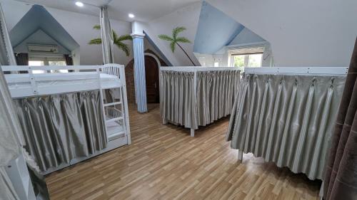 Bunk Bed in Mixed Dormitory Room