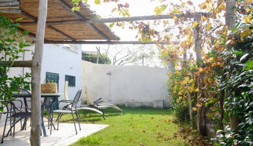 One-Bedroom Apartment with Patio