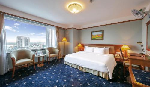 Deluxe Queen Room