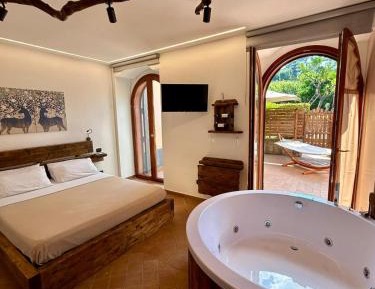 Queen Room with Spa Bath