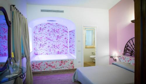 Suite with Spa Bath