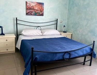 Deluxe Double Room with Extra Bed and Private Bathroom