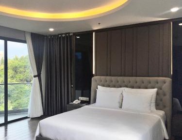 King Room with Balcony