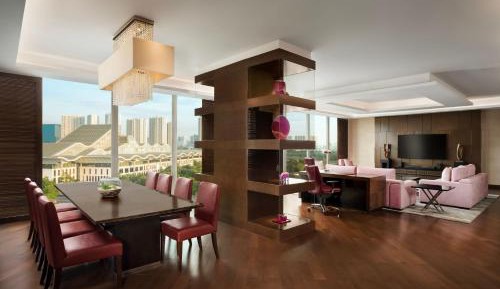 Chairman Suite, Executive lounge access, 1 King