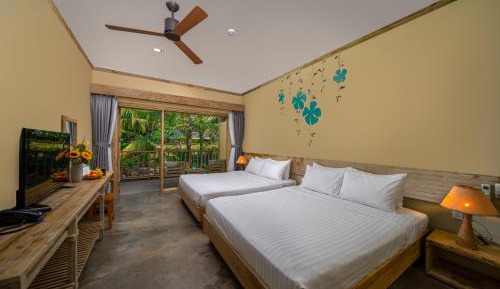Deluxe Family Room with Garden View