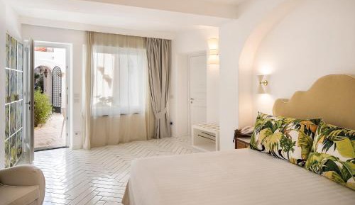Superior Room with Terrace and Garden View