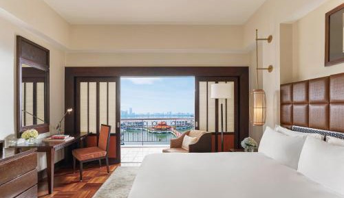 Classic King Room with Lake View