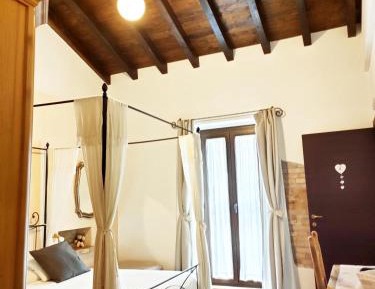 Deluxe Suite with Spa Bath