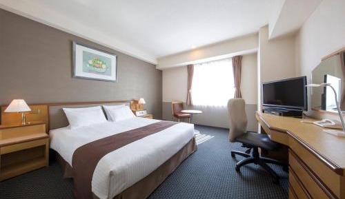 Corner Double Room - Non-Smoking