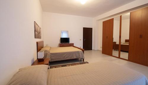 Large Double Room