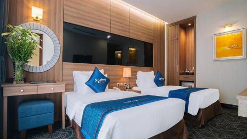 Classic Premium Double or Twin Room with City View