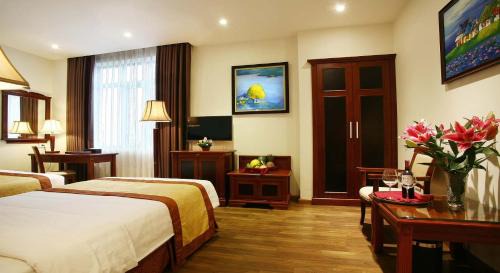 Deluxe Double or Twin Room with City View