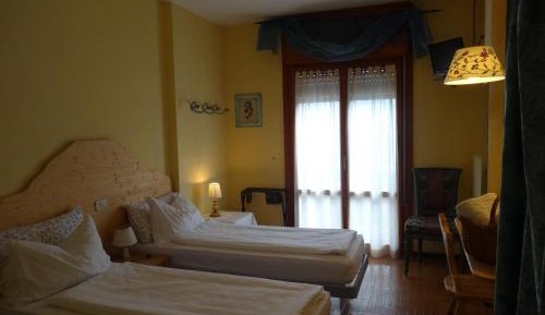 Triple Room with Mountain View