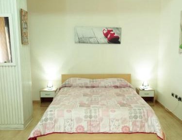 Deluxe Room (2 Adults + 1 Child)