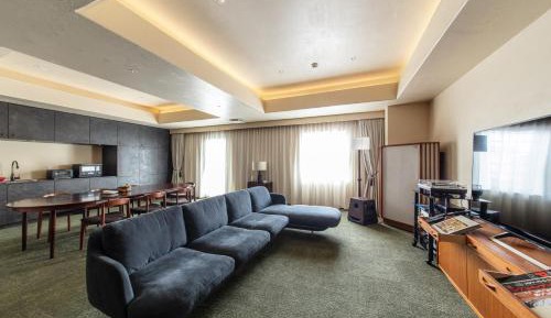 Deluxe Suite