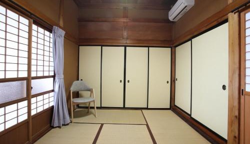 Japanese-Style Room